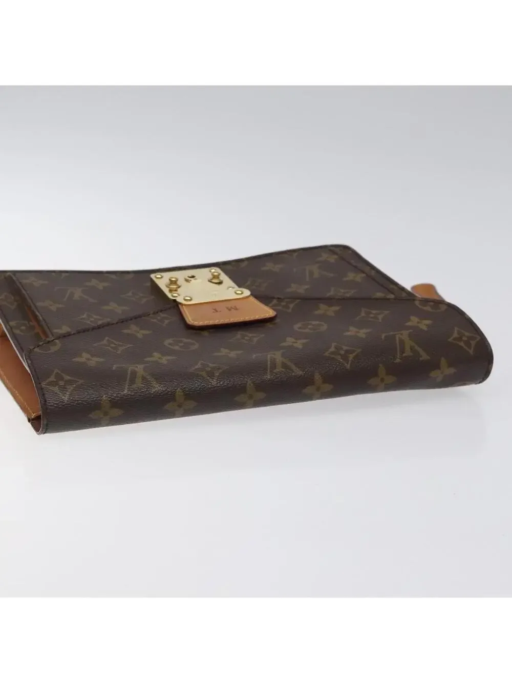 Louis Vuitton ensemble trusted elevate